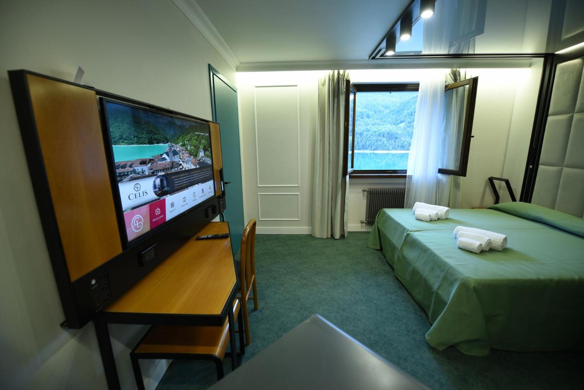 Hotel Celis Barcis Exterior photo